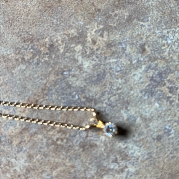 L-3: Lovely 6 prong Diamond solitaire pendant on solid 14k YG Chain.  .10 ct - Picture 7 of 11